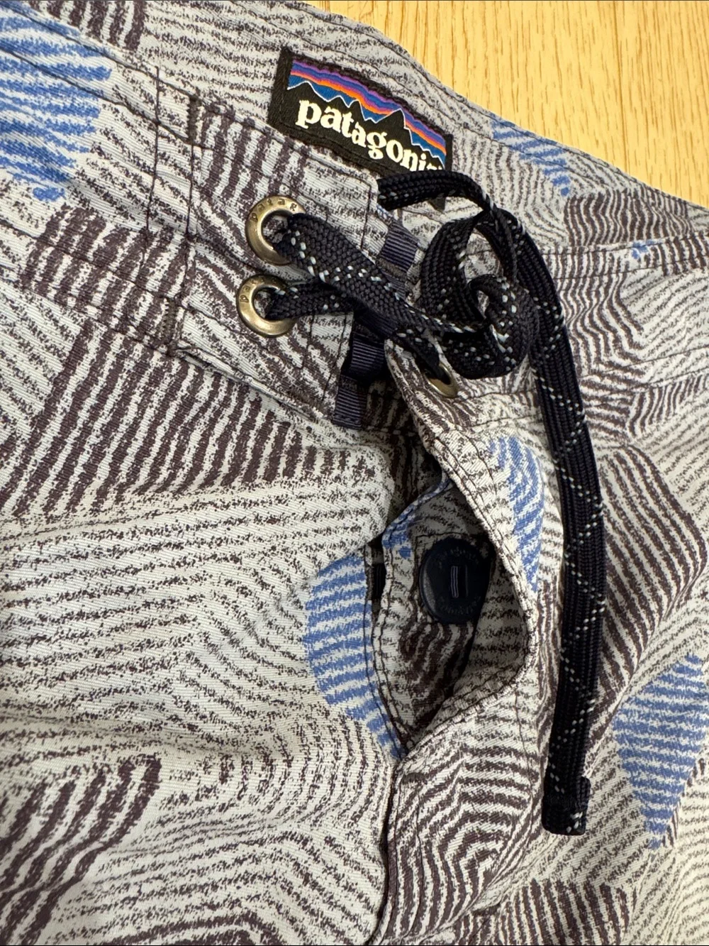 Patagonia Men’s Blue & Gray Geometric Swim Trunks 34 waist